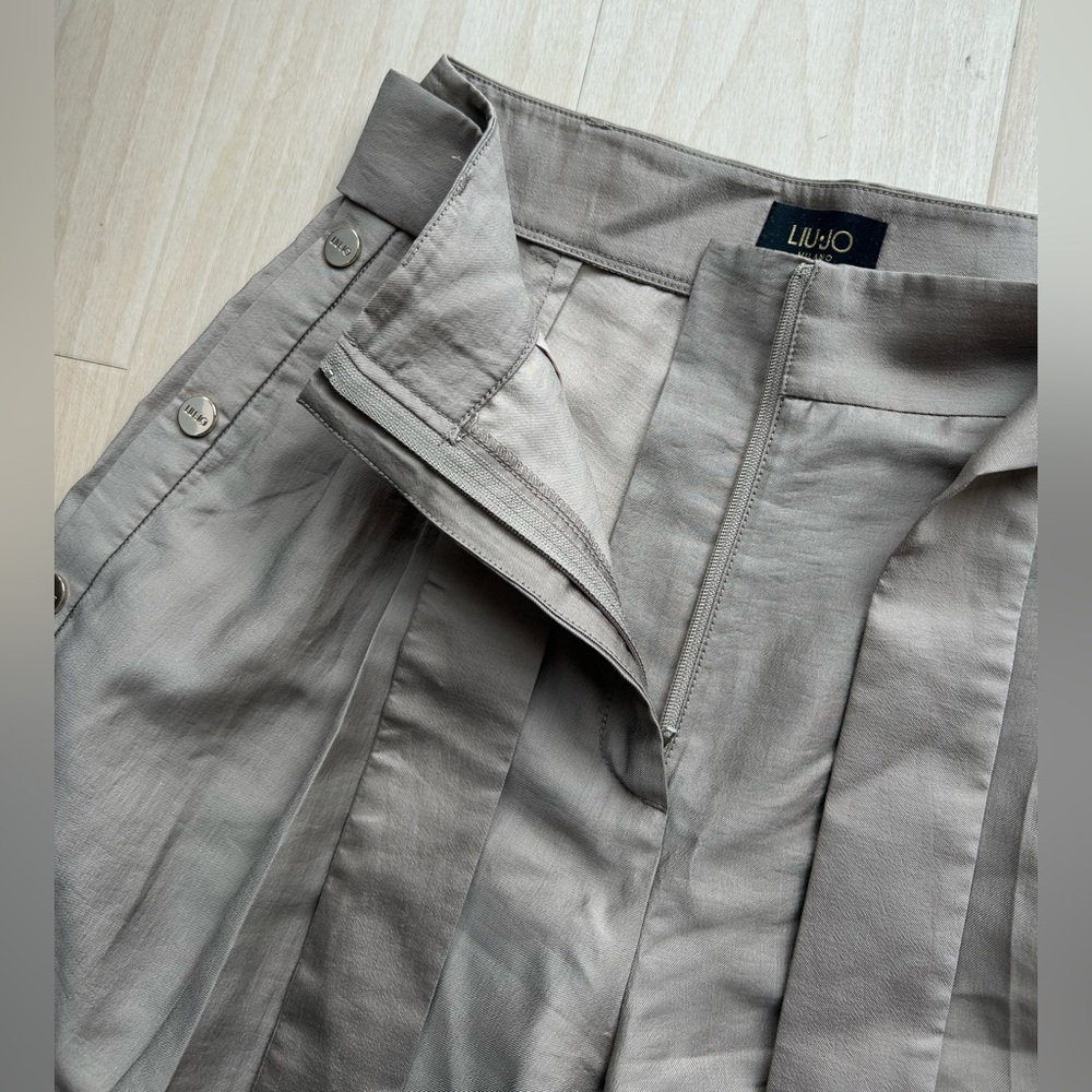 LIU JO Shorts - Picture 6 of 9